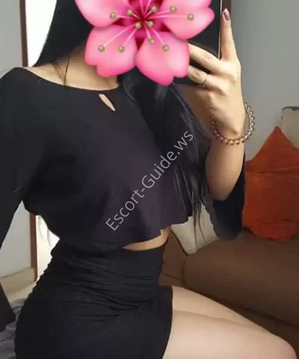 Karina, Latina