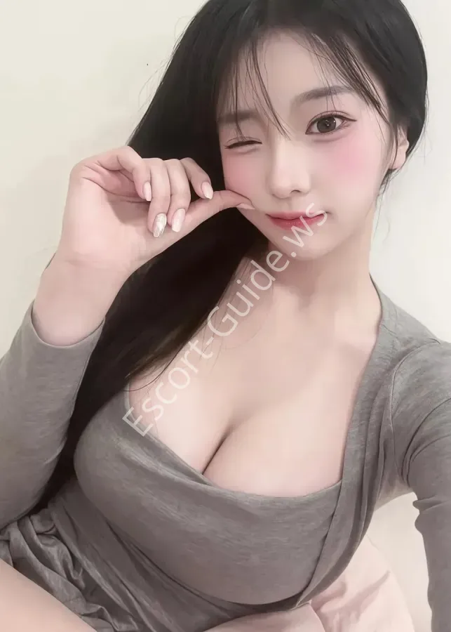Sakurai Hana, азиатка