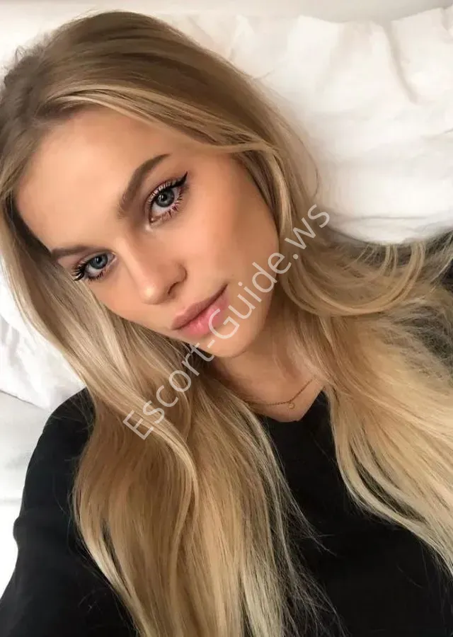 Keegan, Caucasien